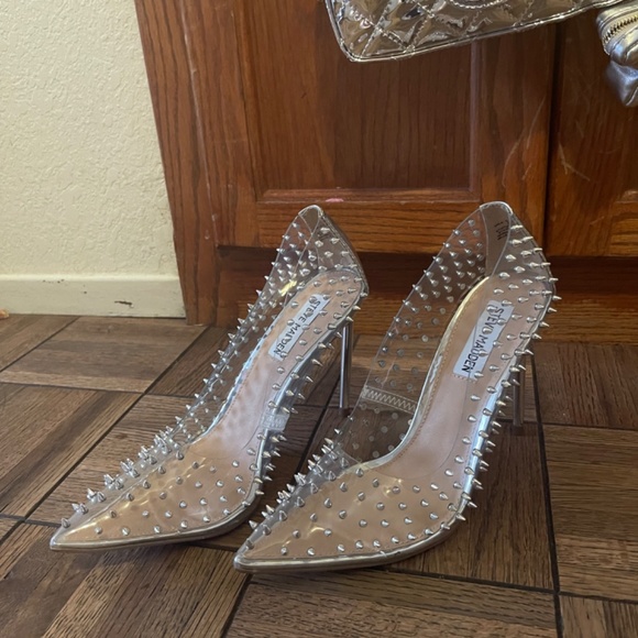 NEW- Steve Madden Clear / Silver Spiked Stiletto Pumps ***6.5 - Picture 7 of 15